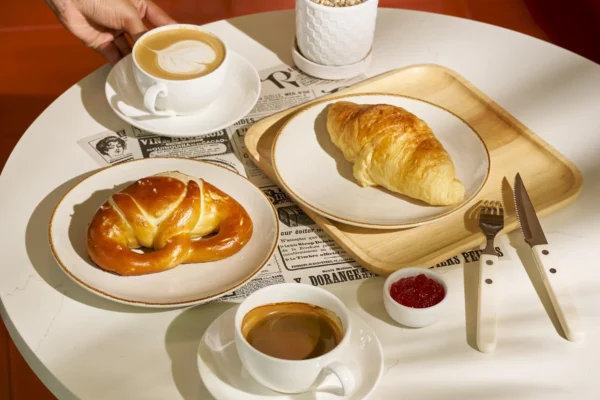 br_pg01 cafe_202 crop